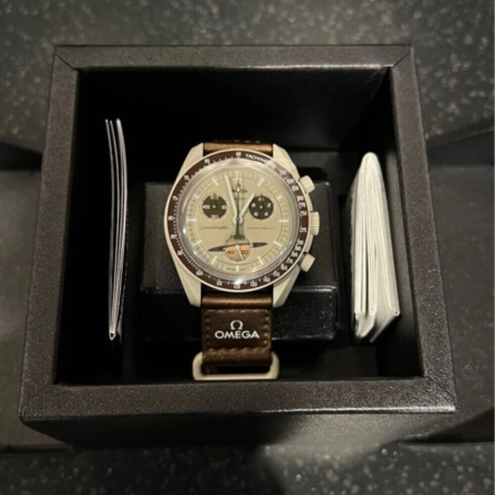 NEW IN BOX Omega x Swatch Bioceramic Moonswatch - Mission to Saturn Wristwatch - Picture 7 of 7